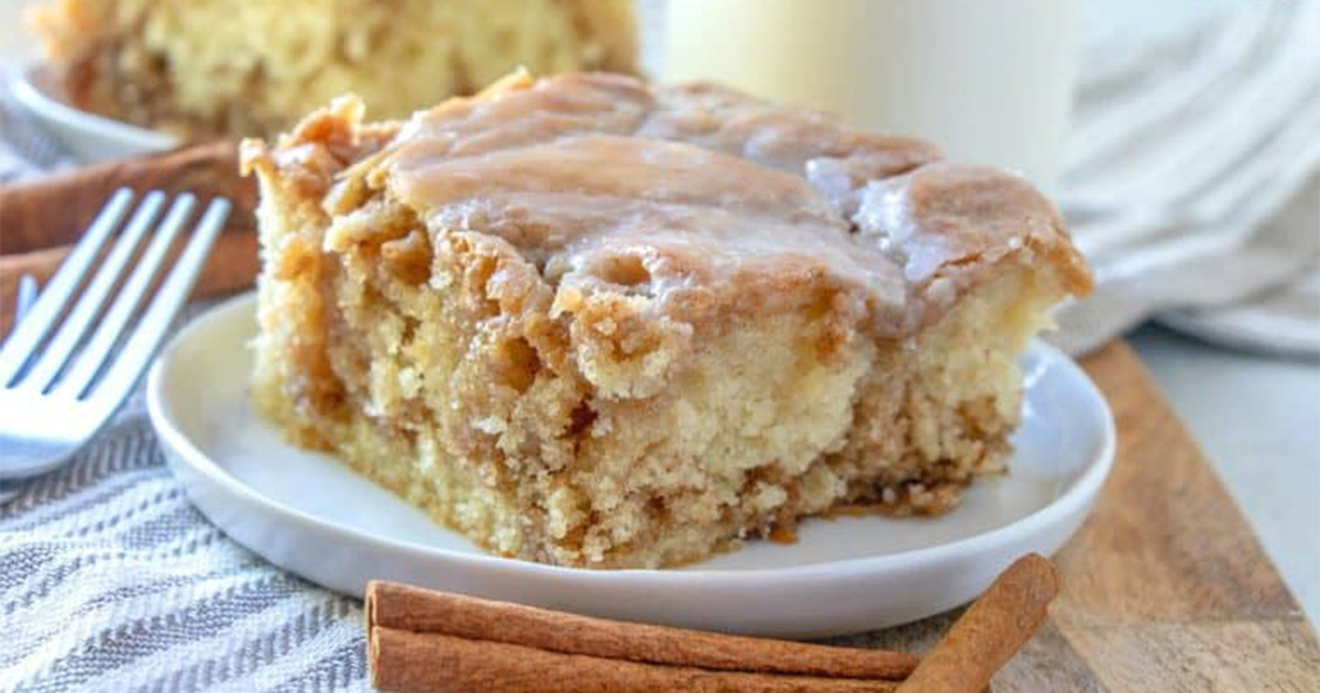 🧡Best Homemade Cinnamon Roll Cake🤗 - 🌺 Lynn Blog - Journey In My Kitchen